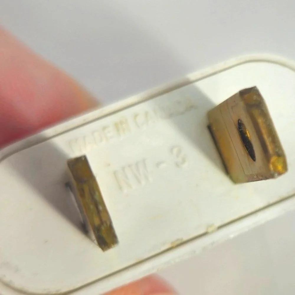 FRANZUS Travel Polarized International Electricity Adapter Plug Set M500 MISSING